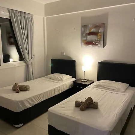 Cozy 2 Bedrooms In Complex With Swimming Pools And Beautiful View דירה *