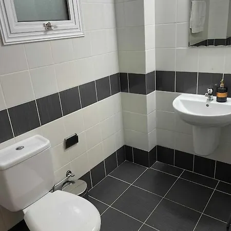 Cozy 2 Bedrooms In Complex With Swimming Pools And Beautiful View דירה Paphos