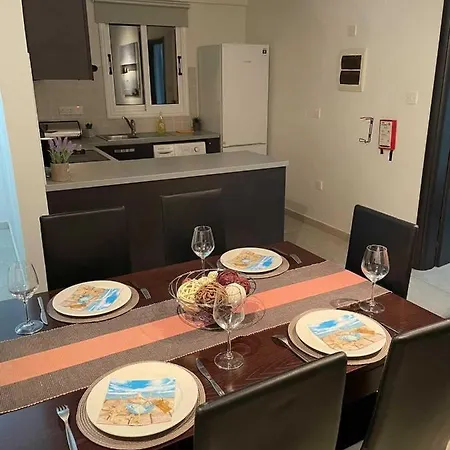 Cozy 2 Bedrooms In Complex With Swimming Pools And Beautiful View Apartment Paphos